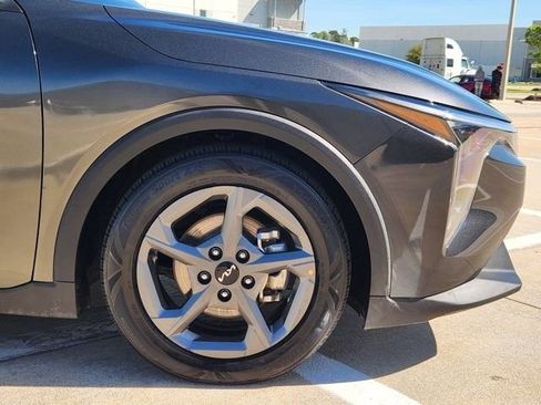 Used 2025 Kia K4 LXS image 8