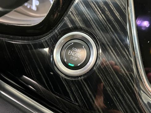 Used 2023 Cadillac XT6 Premium Luxury w/ Technology Package image 20