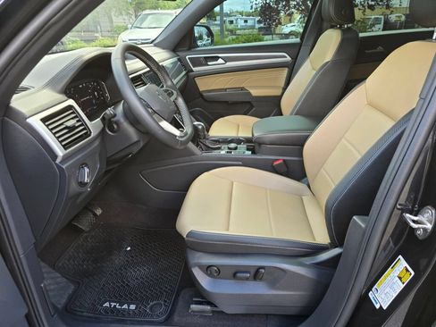 Used 2022 Volkswagen Atlas Cross Sport SE AWD/4WD image 21