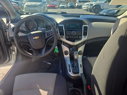 Used 2013 Chevrolet Cruze LS image 11