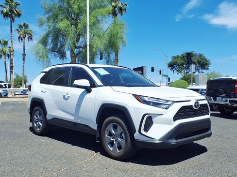 Used 2025 Toyota RAV4 XLE image 3