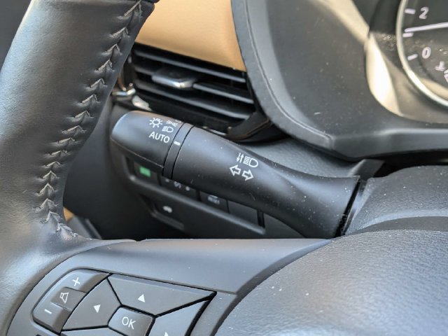 Used 2025 Nissan Sentra SV w/ SV Premium Package FWD image 21