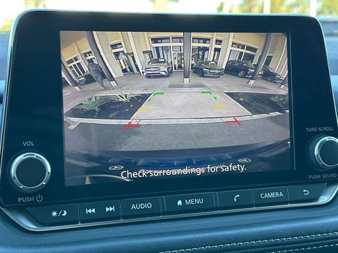 Used 2023 Nissan Rogue SV image 22