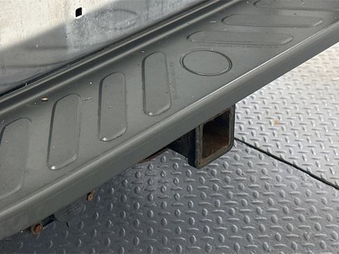 Used 2019 Nissan Frontier SV image 18