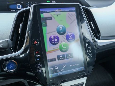 Used 2018 Toyota Prius Four image 3