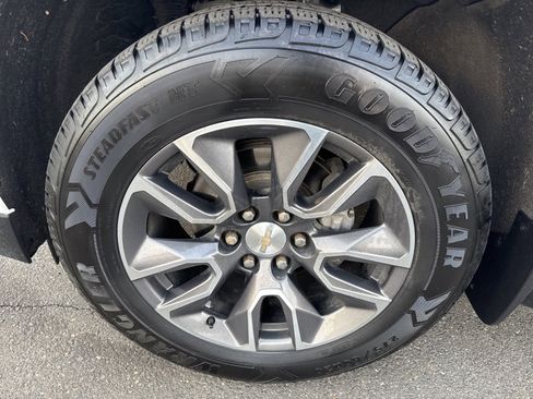 Used 2023 Chevrolet Suburban LS image 11