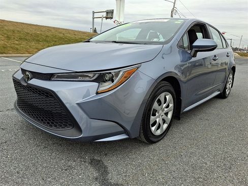 Certified 2022 Toyota Corolla LE image 4