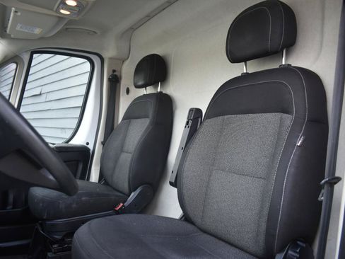 Used 2021 RAM ProMaster 2500 w/ Convenience Group FWD image 19