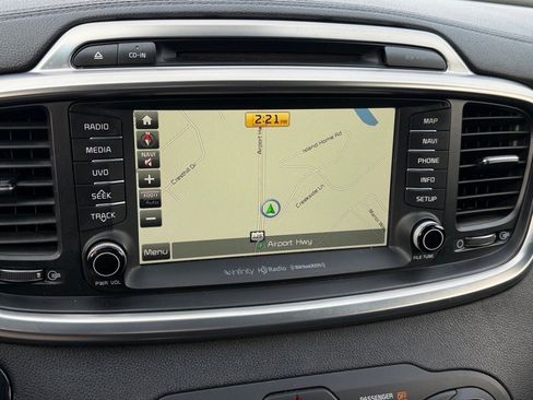 Used 2016 Kia Sorento SX image 27