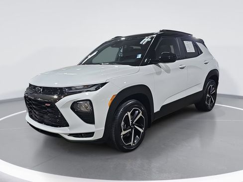 Used 2023 Chevrolet TrailBlazer RS w/ Sun and Liftgate Package image 9