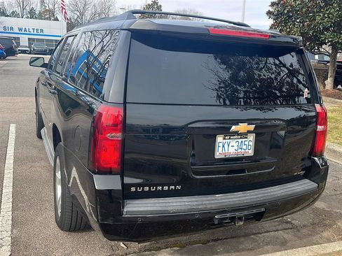 Used 2015 Chevrolet Suburban LT w/ Luxury Package image 2
