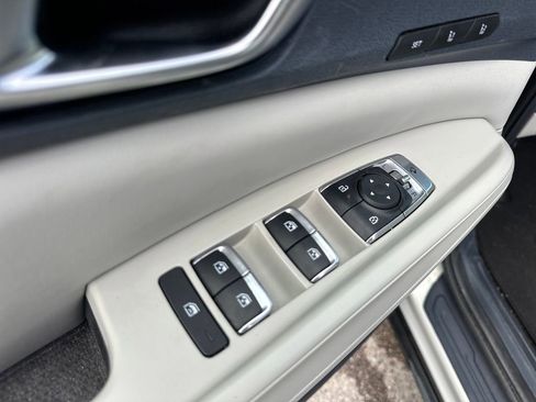 Used 2025 Kia Carnival SX FWD image 45