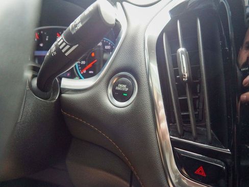 Used 2021 Chevrolet Traverse RS AWD/4WD image 26