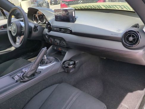 New 2026 MAZDA MX-5 Miata Club w/ Interior Package RWD image 15
