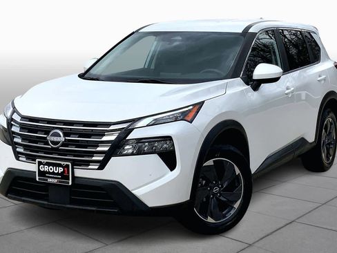 Used 2024 Nissan Rogue SV image 1