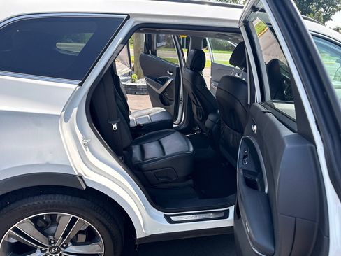 Used 2013 Hyundai Santa Fe Limited w/ Technology Pkg FWD image 12