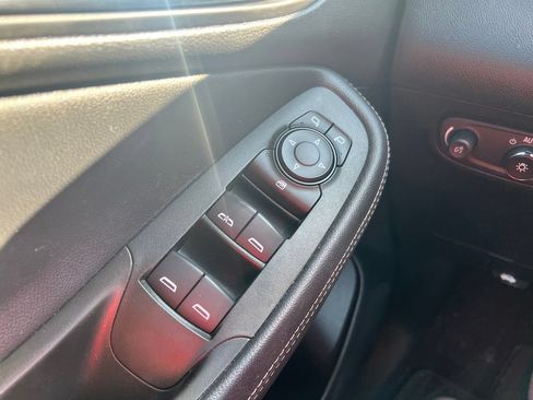 Used 2021 Buick Encore GX Preferred w/ Sport Touring Package FWD image 7