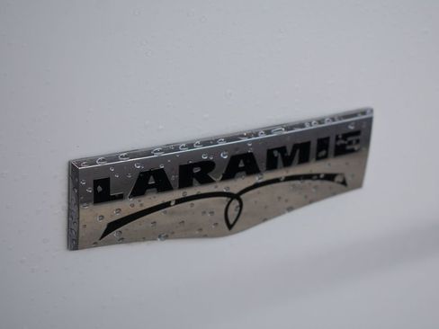 Used 2018 RAM 1500 Laramie image 30