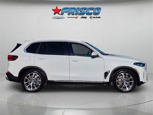 Used 2024 BMW X5 xDrive50e image 8