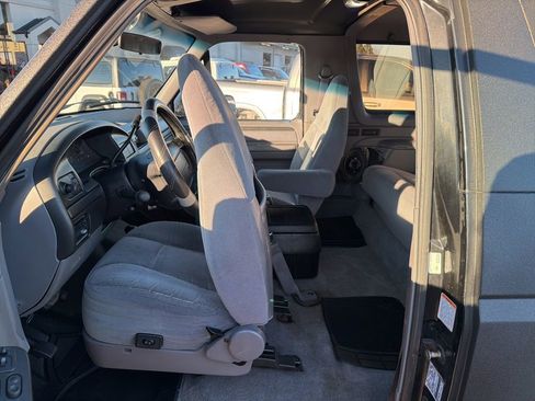 Used 1996 Ford Bronco XLT image 28