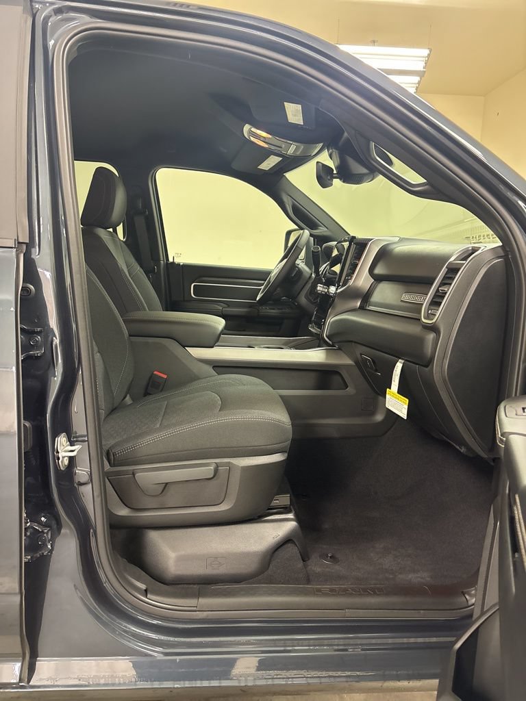 New 2026 RAM 2500 Big Horn AWD/4WD image 23