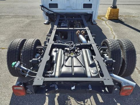 New 2024 Ford F550 4x4 Regular Cab Super Duty image 4