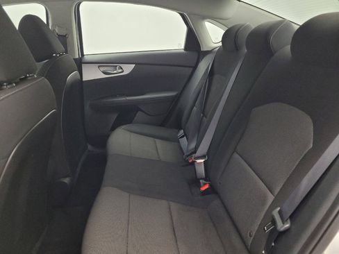 Used 2022 Kia Forte LXS w/ LXS Technology Package FWD image 18