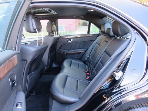 Used 2013 Mercedes-Benz E 350 4MATIC Sedan image 19