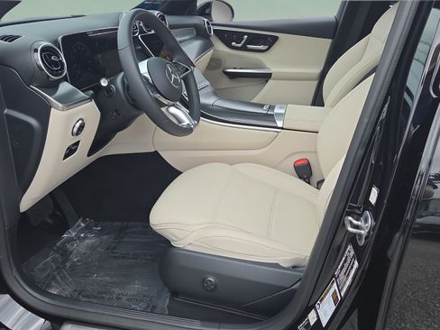 Used 2026 Mercedes-Benz GLC 300 image 11