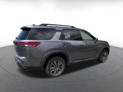 Used 2025 Nissan Pathfinder SV AWD/4WD image 15