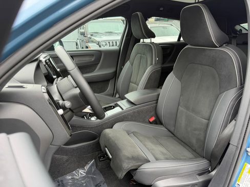 Used 2023 Volvo C40 P8 Recharge Plus AWD/4WD image 17