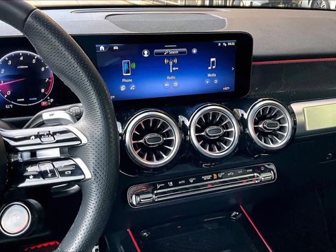 Used 2025 Mercedes-Benz GLB 35 AMG 4MATIC image 6