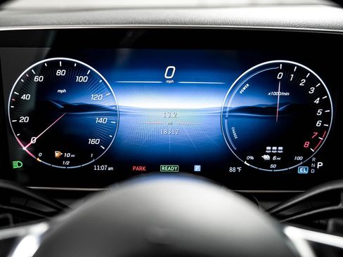 Certified 2025 Mercedes-Benz GLC 350e 4MATIC image 17