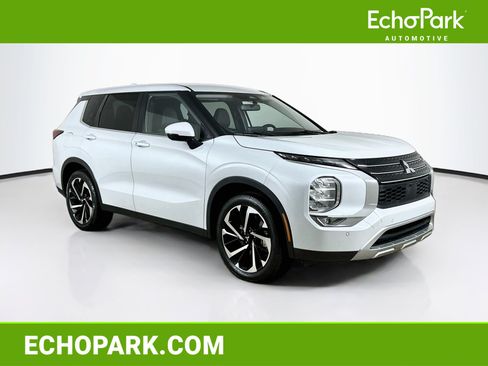 Used 2024 Mitsubishi Outlander SE FWD image 1
