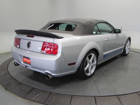 Used 2007 Ford Mustang GT RWD image 7