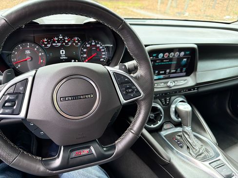 Used 2018 Chevrolet Camaro SS image 22