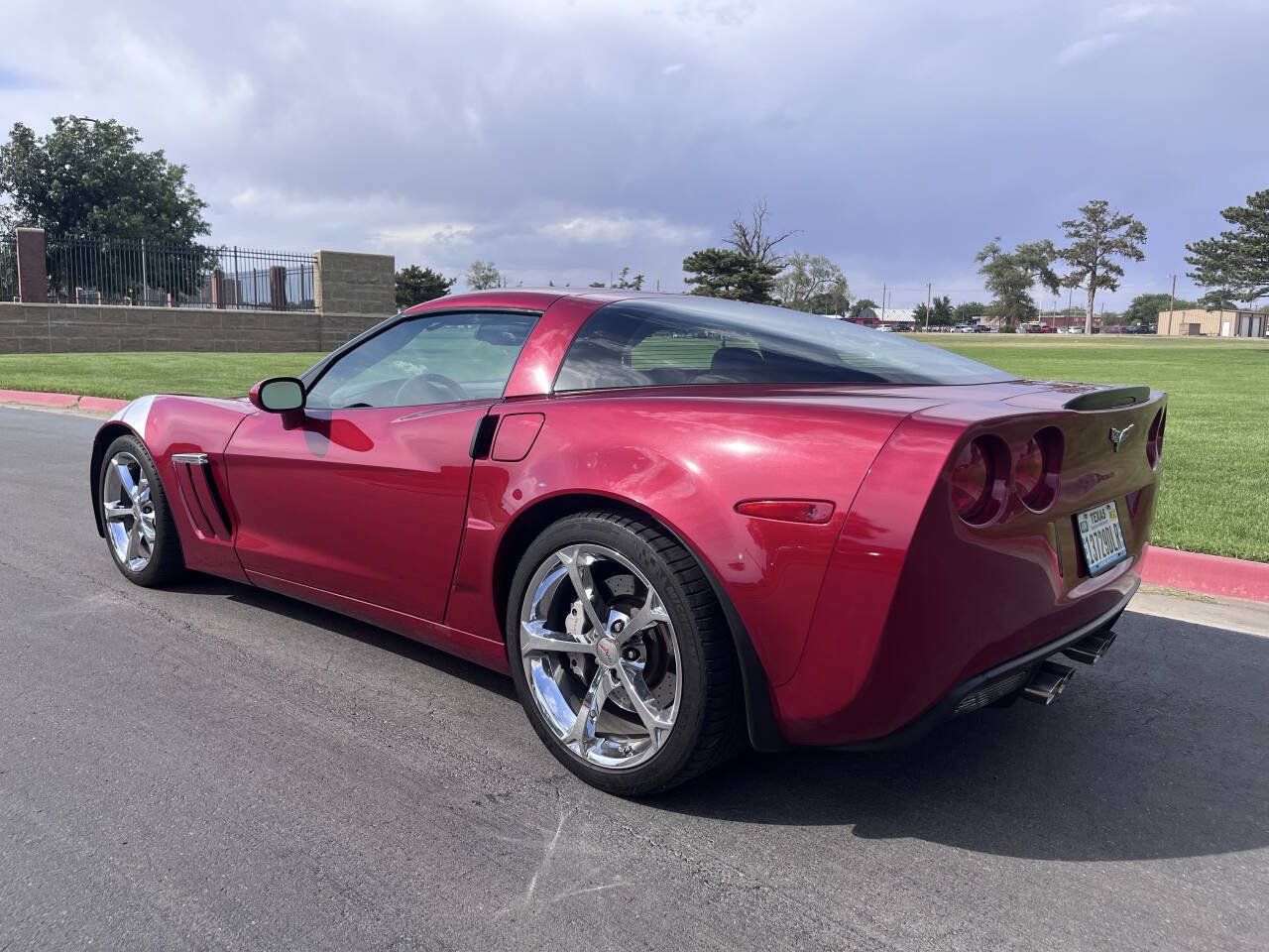 Used 2012 Chevrolet Corvette Grand Sport w/ 2LT Preferred Equipment Group RWD image 2