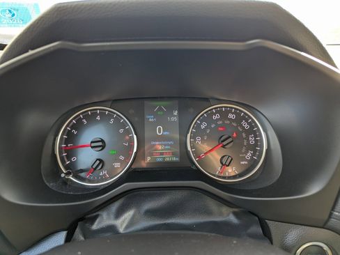 Used 2022 Toyota RAV4 XLE Premium image 24