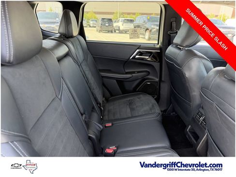 Used 2025 Mitsubishi Outlander SE FWD image 27