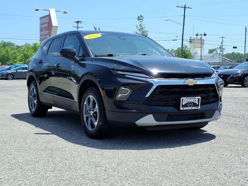 Used 2023 Chevrolet Blazer LT AWD/4WD image 3