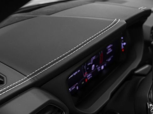 Used 2023 Lamborghini Urus Performante AWD/4WD image 48