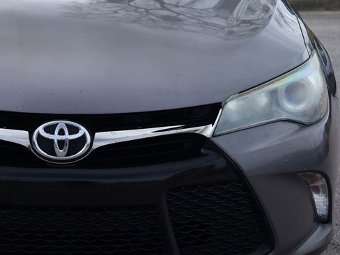 Used 2017 Toyota Camry SE image 14