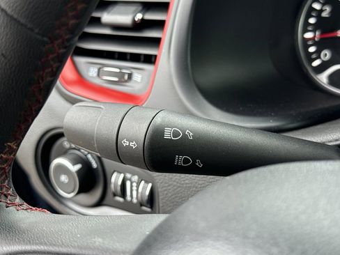 Used 2023 Jeep Renegade Trailhawk image 16