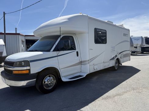 Used 2004 Chevrolet Express 3500 w/ RV Package. Upfitter Option RWD image 7