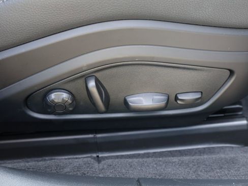 Used 2025 Porsche Panamera RWD image 23
