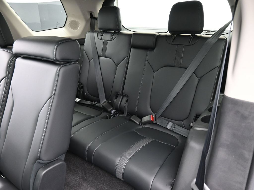 New 2025 Honda Pilot Touring image 23
