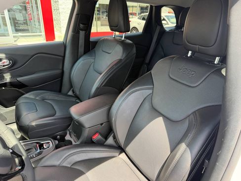 Used 2023 Jeep Cherokee Altitude Lux AWD/4WD image 10