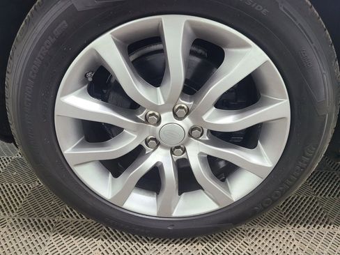 Used 2016 Land Rover Range Rover Sport HSE image 18