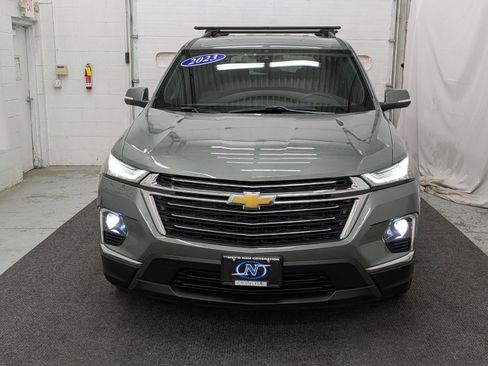 Used 2023 Chevrolet Traverse LT image 17