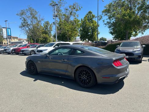 Used 2019 Ford Mustang GT Premium w/ GT Performance Package RWD image 4